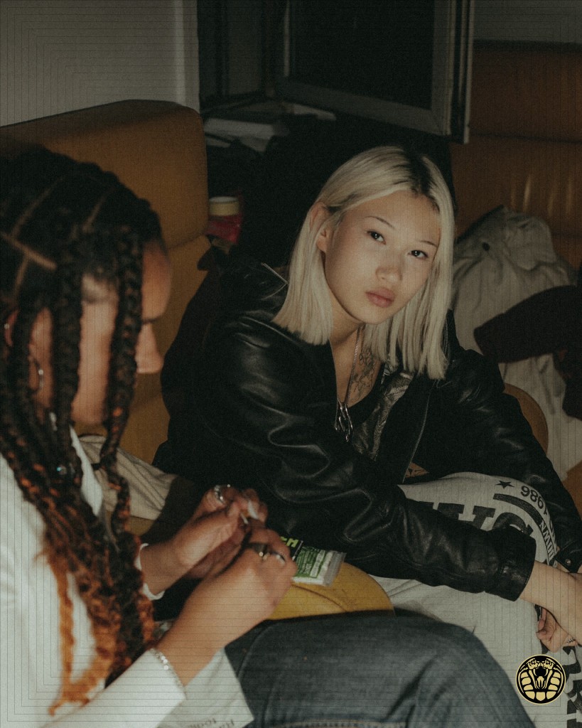 Naga Club Hamburg — guests in the lounge